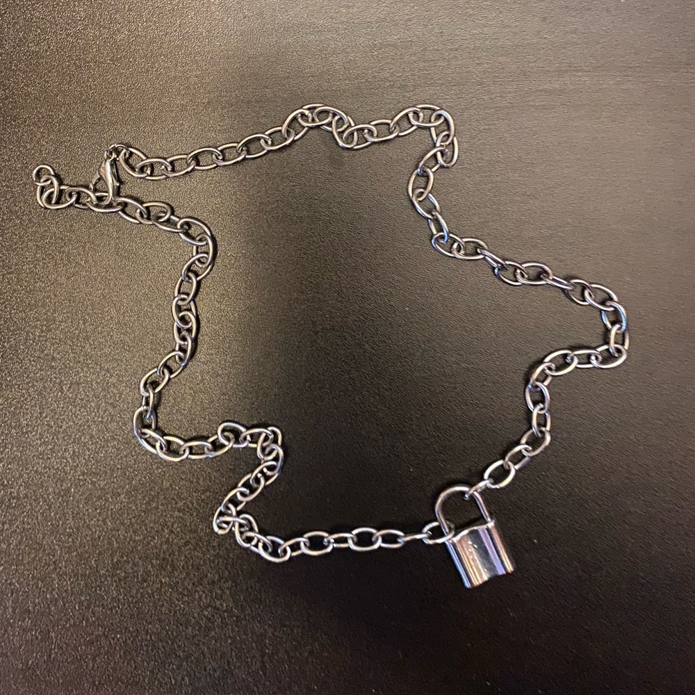 Chain Necklace w/ Lock Pendant 🗝️